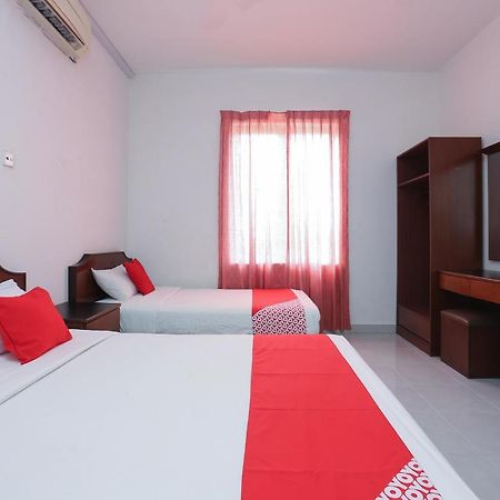 OYO 8966 Dee Wana Resort 1 Pasir Puteh Buitenkant foto