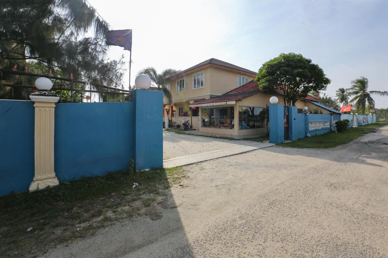 OYO 8966 Dee Wana Resort 1 Pasir Puteh Buitenkant foto