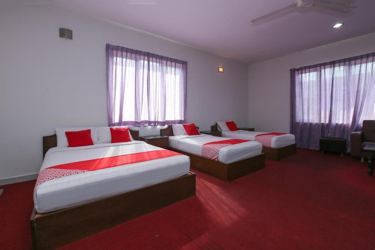 OYO 8966 Dee Wana Resort 1 Pasir Puteh Buitenkant foto